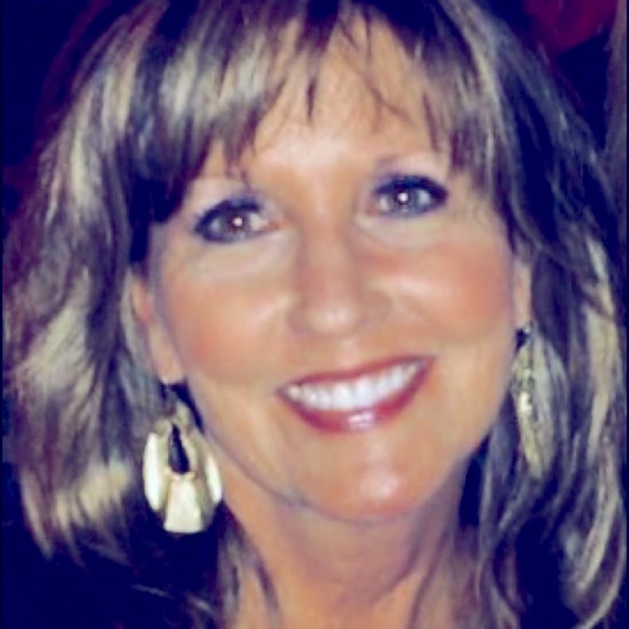 Meet your Posher & Posh Ambassador, Melissa Prior! - Picture 2 of 6